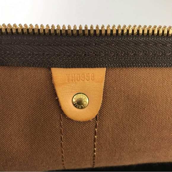 Louis Vuitton Keepall Bandouliere 55 - Picture 13 of 16